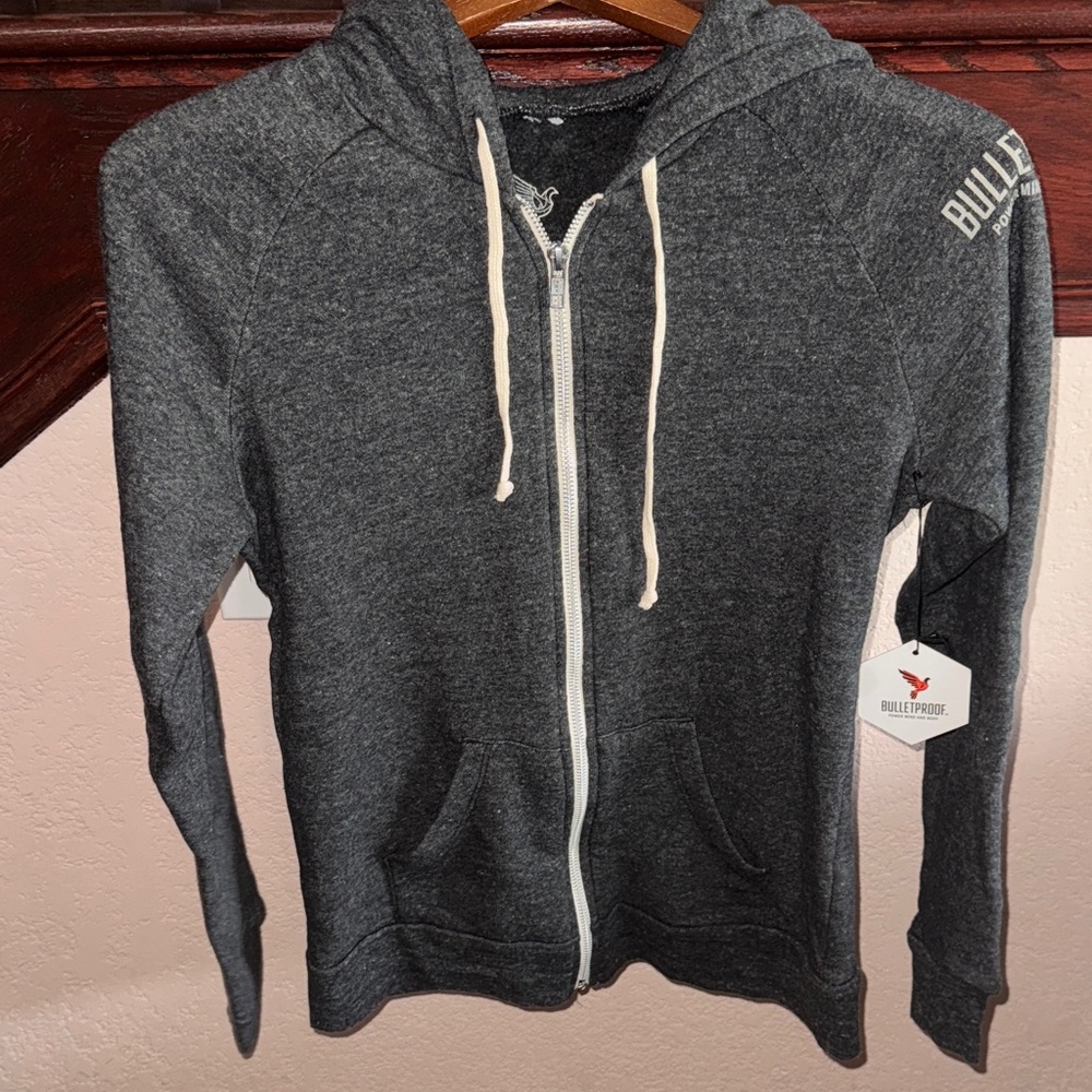 Bulletproof Power Mind and Body Women’s Size Small Grey Athletic Gym Hoodie NWT